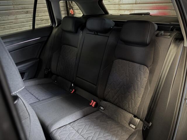 Volkswagen GOLF Variant 1.5 eTSI | Trekhaak | ACC | LED | Navi |