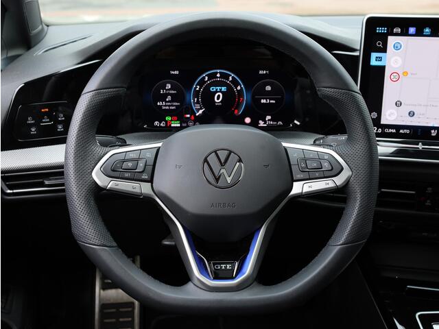 Volkswagen GOLF GTE 1.5 eHybrid 272PK | Panodak | Leer | Stoel Ventilatie | Head-up | Keyless | Camera | Memory | IQ Light | Stoel&Stuurverwarming |