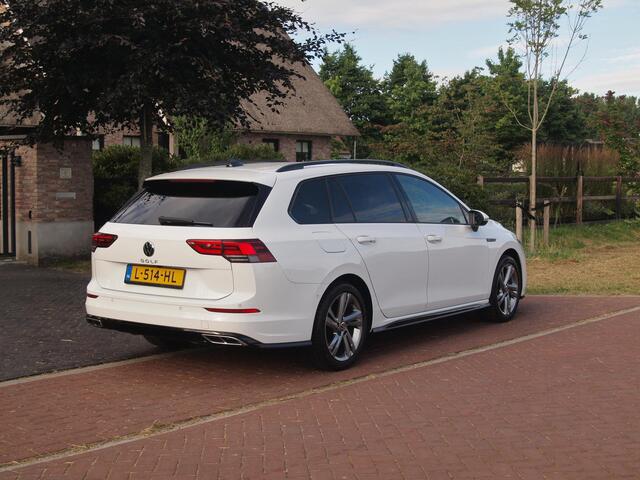 Volkswagen GOLF Variant 1.5 TSI R-Line | Camera | Sfeerverlichting | ACC | Apple Carplay | NL-Auto |
