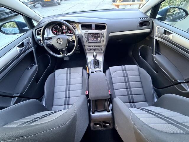 Volkswagen GOLF Variant 1.0 TSI 115pk DSG Connected Series Navigatie Climate Control Sportstoelen Camera