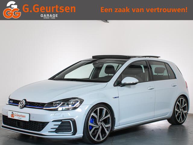 Volkswagen GOLF 1.4 TSI GTE PHEV Panoramadak, LED, Camera, ACC, Trekhaak, Mooie uitvoering!