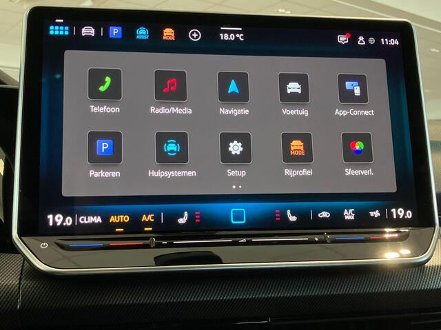 Volkswagen GOLF 1.5eTSI/150PK R-Line DSG · Navigatie · Harman/Kardon sound · Apple/Android Car Play · Garantie t/m 05-10-2030 of 100000km.