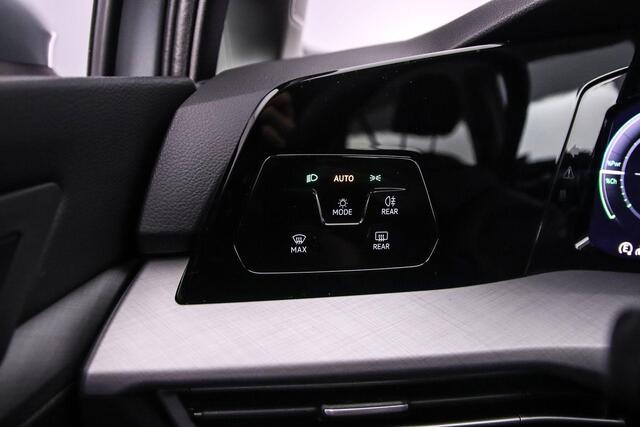 Volkswagen GOLF Life Edition 1.5 TSI eHybrid 204pk DSG Automaat Adaptive cruise control, Achteruitrijcamera, Stoelverwarming, App connect, Parkeersensoren, LED koplampen