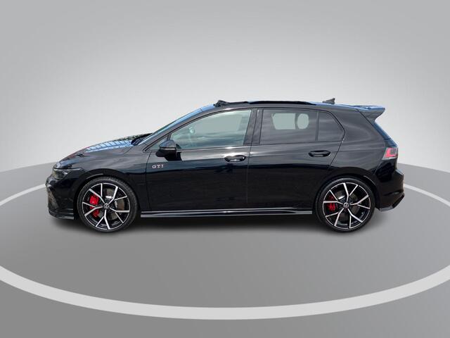 Volkswagen GOLF 2.0TSI/300PK GTI Clubsport DSG · Panoramadak · 360°Camera + Parkeersensoren · Harman/Kardon sound · Garantie t/m 21-08-2030 of 100000km.