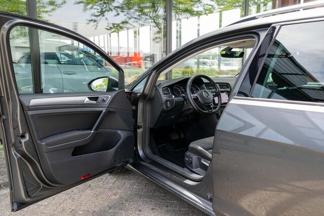 Volkswagen GOLF Variant 1.5 TSI Highline ACC Pano Massage Orig NL Auto