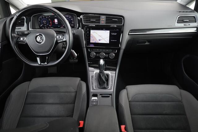 Volkswagen GOLF 1.5 TSI Highline 150PK / 110kW DSG, Apple Carplay & Android Auto, LED koplampen, LED achterlichten met dynamische richtingaanwijzers, elektrisch verstel-, verwarm- en inklapbare buitenspiegels (spiegelpakket), draadloze telefoonlader, discover pro navigat