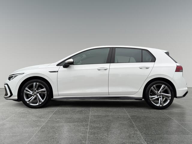 Volkswagen GOLF 1.5 130pk eTSI R-Line Business Parkeersensoren voor en achter | 'App-Connect' voor Apple CarPlay en Android Auto | Digitale radio-ontvangst DAB+
