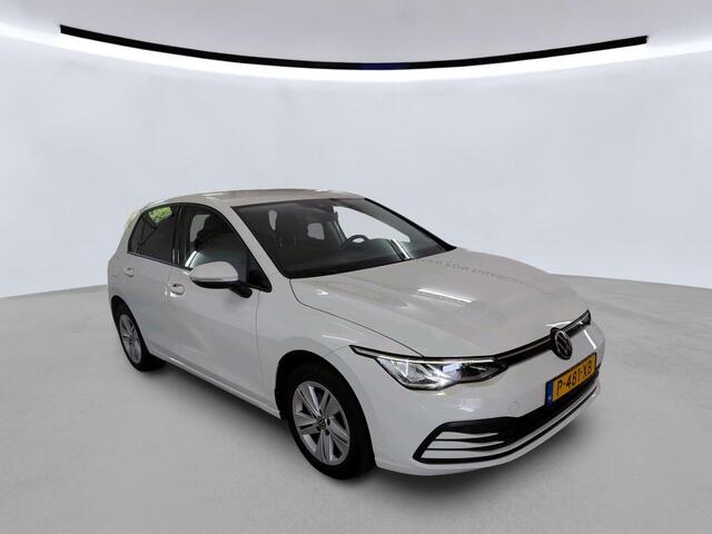 Volkswagen GOLF 1.0 TSI Life / App-connect / Navigatie / Parkeersensoren / Clima / LED verlichting / LM velgen /