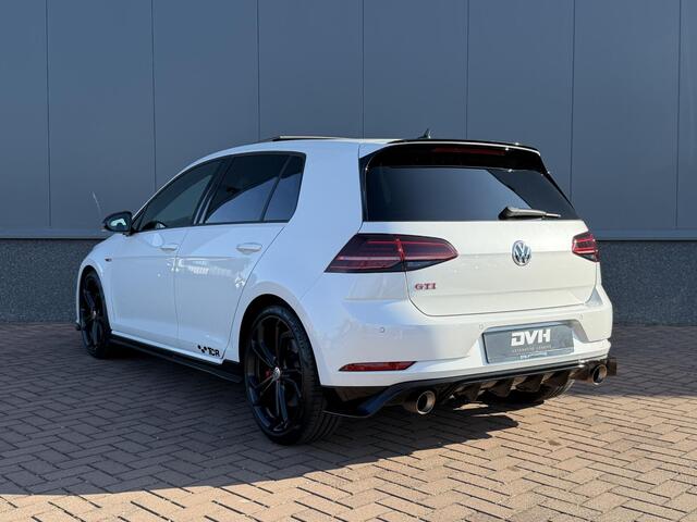 Volkswagen GOLF 2.0 TSI GTI TCR PANO | AKRA | DCC | DYN