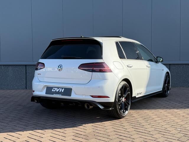 Volkswagen GOLF 2.0 TSI GTI TCR PANO | AKRA | DCC | DYN