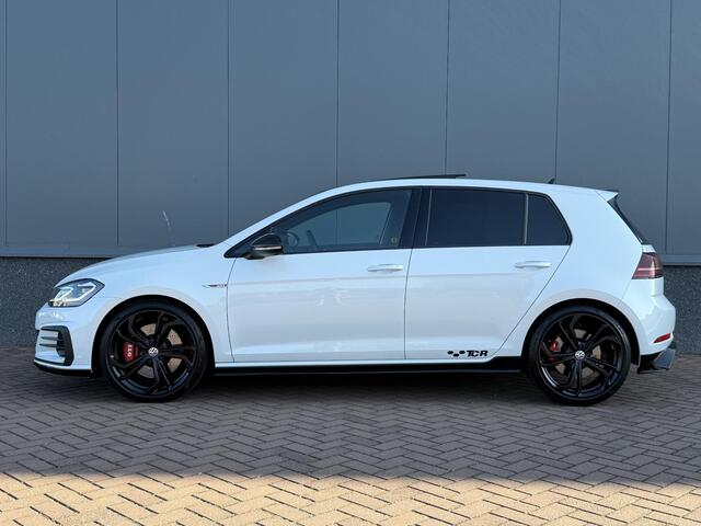 Volkswagen GOLF 2.0 TSI GTI TCR PANO | AKRA | DCC | DYN