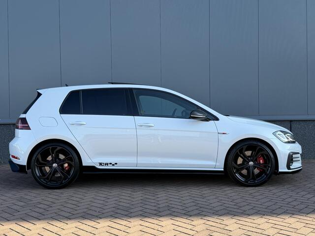 Volkswagen GOLF 2.0 TSI GTI TCR PANO | AKRA | DCC | DYN