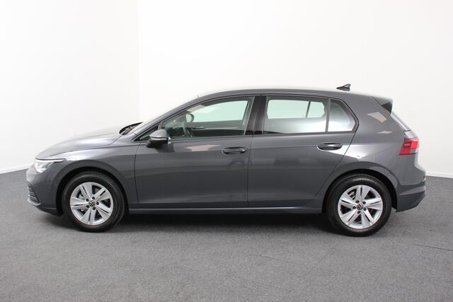 Volkswagen GOLF 1.0 TSI 110pk Automaat Life Navigatie Climate Control Navigatie Camera Digitale Cockpit Parkeer sensoren V+A DAB Cruise Control Lichtmetalen Velgen