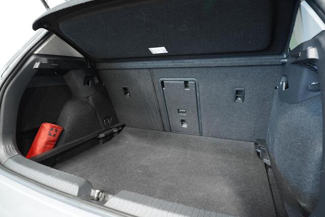 Volkswagen GOLF 1.0 TSI Life Business | Ambienteverlichting | Carplay | Stoelv. | Parkeersensoren |