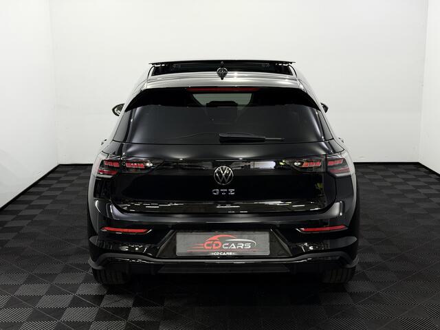 Volkswagen GOLF 1.5 eHybrid GTE Plug-in Panoramadak, 360 Camera, Head-up display, Navi, Virtual desk, Memory stoelen, Verstelbare stoelen, Leder, 2 Jaar garantie