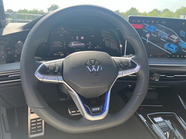 Volkswagen GOLF 1.5 eHybrid GTE / FABRIEKSGARANTIE TM 9-2030/ 272 PK/ PANO/ BLACK STYLE/ ZWENKBARE TREKHAAK/ HEAD-UP DISPLAY/ CAMERA/ IQ. LIGHT/ DODE HOEK/ STOEL-STUURVERWARM./ ADAPT. CRUISE/ APP CONNECT/ 18" LMV