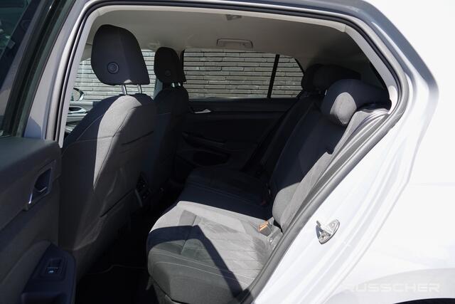 Volkswagen GOLF 1.5 eTSI 150Pk Aut. | Style | Achteruitrijcamera | 17'' | Moonstone Grey