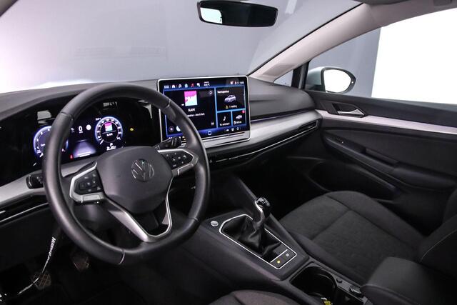 Volkswagen GOLF Life Edition 1.5 TSI 115pk Adaptive cruise control, Achteruitrijcamera, LED koplampen, Parkeersensoren, Airco, DAB, Radio, Bluetooth, App connect