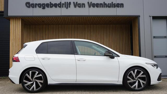 Volkswagen GOLF 1.5 TSI 131PK 5Drs *Black Style* IQ Light A-Camera Virtual Stoel & Stuurverwarming Adaptive Cruise 18inch LM *Sfeerverlichting*