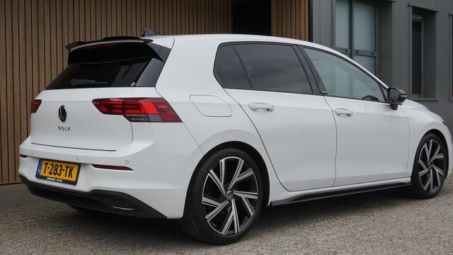 Volkswagen GOLF 1.5 TSI 131PK 5Drs *Black Style* IQ Light A-Camera Virtual Stoel & Stuurverwarming Adaptive Cruise 18inch LM *Sfeerverlichting*