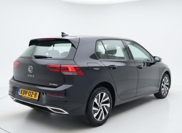 Volkswagen GOLF 1.4 eHybrid 204PK PHEV DSG STYLE CAMERA/CARPLAY/SFEERVERL.