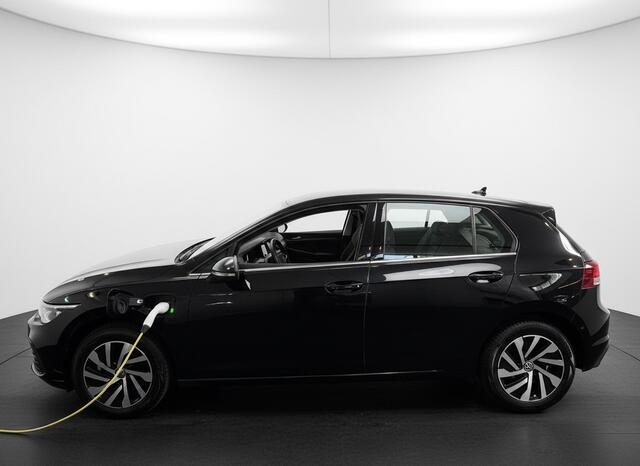 Volkswagen GOLF 1.4 eHybrid 204PK PHEV DSG STYLE CAMERA/CARPLAY/SFEERVERL.