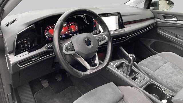 Volkswagen GOLF 1.5 TSI 130pk Style Trekhaak Navigatie Full-LED Pdc Acc Android/Carplay 21