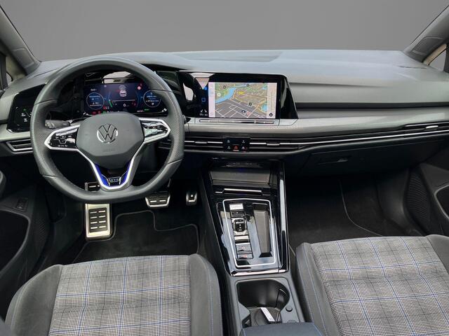 Volkswagen GOLF 1.4eHybrid 180kW/245PK GTE · Panoramadak · Navigatie · Apple/Android Car Play · Stoelverwarming · Dodehoeksensoren ·