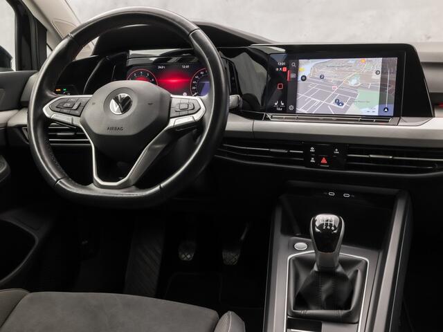 Volkswagen GOLF Variant 1.0 TSI Life Sport (APPLE CARPLAY, GROOT NAVI, STUUR/STOELVERWARMING, MEMORY SEAT, GETINT GLAS, SPORTSTOELEN, ALCANTARA, PARKEERSENSOREN, NIEUWSTAAT)