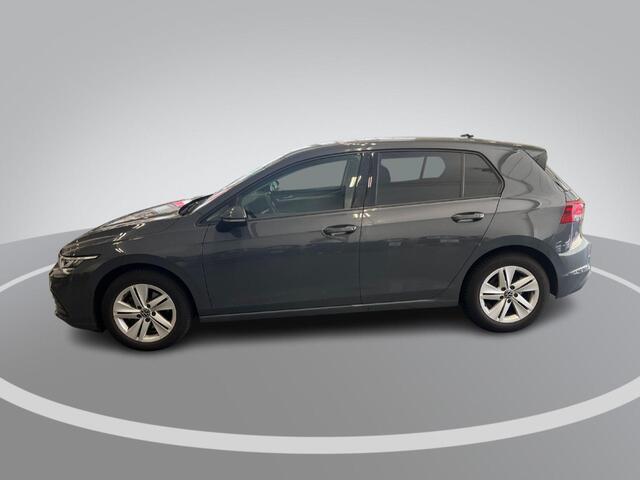 Volkswagen GOLF 1.0 eTSI 110pk DSG Life · Camera · Apple/Android Car Play · Navigatie · Sfeerverlichting · 16'' Inch · Garantie t/m 04-02-2028 of 100.000km