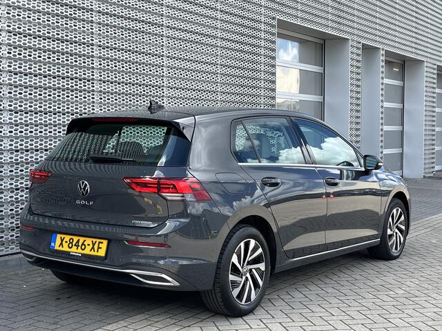Volkswagen GOLF 1.4 eHybrid Style / Memory Seat / Travel Assist / Parkeersensoren V+A / LED / App-Connect **