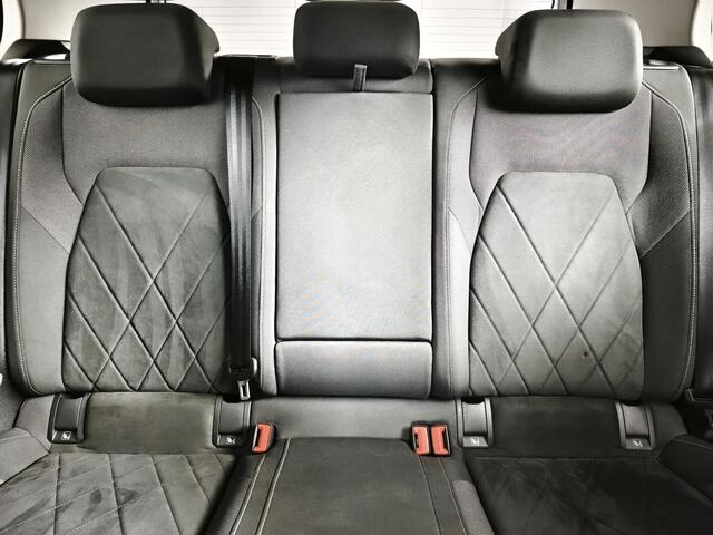 Volkswagen GOLF 1.4 eHybrid Style | Adaptieve cruise control | Camera |