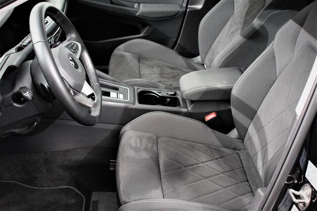 Volkswagen GOLF 1.5 eTSI 150pk DSG Style Navigatie Climate Control Led Adaptieve Cruise Control Led Digitale Cockpit Extra getint glas Apple Carplay/ Android Auto