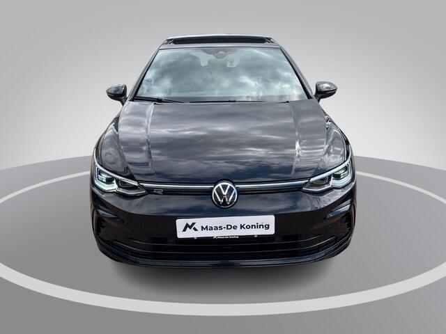 Volkswagen GOLF 1.5TSI 96KW/130PK R-Line Business · Panoramadak · Camera · Apple/Android Car Play · Stoel & Stuurverwarming · Navigatie · LED ·