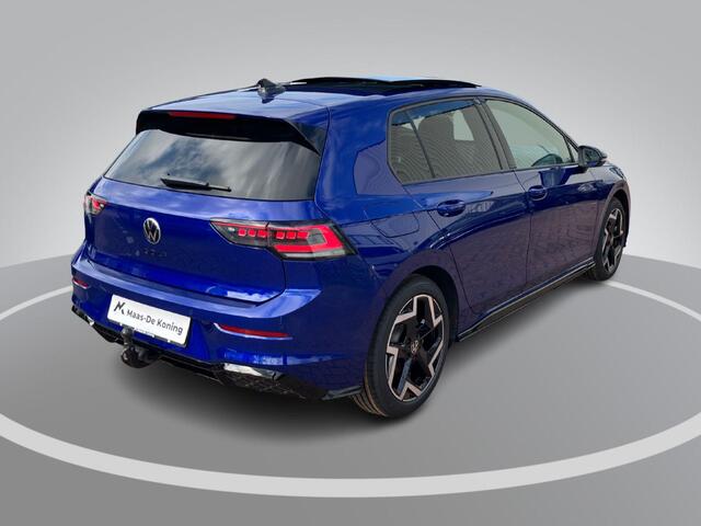 Volkswagen GOLF 1.5eTSI/150PK DSG R-Line Blackstyle · Panoramadak · Trekhaak · Apple/Android Car Play · Camera · Garantie t/m 23-11-2030 of 100.000km