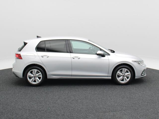 Volkswagen GOLF 1.0 eTSi 110 Pk Life Business | Stoelverwarming | Adaptive Cruise | Climatronic | CarPlay | 16 Inch | 39.906 Km !!