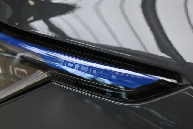 Volkswagen GOLF 1.4 eHybrid 245pk GTE | Leder | Pano | Trekhaak | 100% (Dealer) onderhouden label.