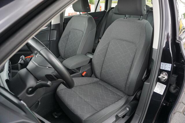 Volkswagen GOLF Variant 1.0 eTSI Life