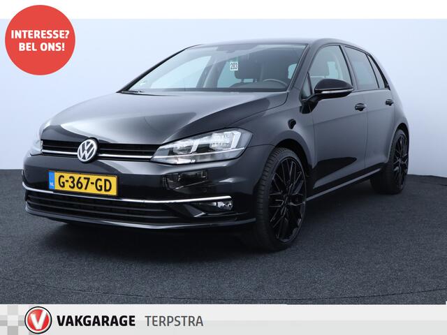 Volkswagen GOLF 1.0 TSI Comfortline Business/ Carplay!/ Camera/ Stoelverwarm./ 19''LMV/ DAB+/ Afnb-Trekhaak/ Massage-Stoel/ Alcantara/ Clima/ Cruise/ LED-Dagrij/ PDC V+A/ Navigatie