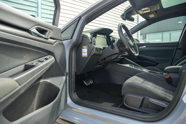 Volkswagen GOLF 2.0 TDI GTD Panoramadak IQ Light Harman/Kardon Keyless 19''LM Nardo Grey