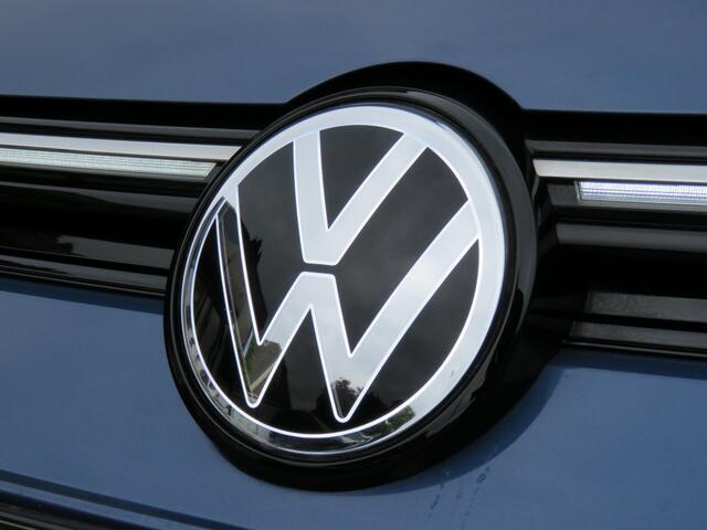 Volkswagen GOLF 1.5 eTSI 150PK DSG-aut. 50 Edition FACELIFT / Open dak / Veel opties / FABIEKS garantie