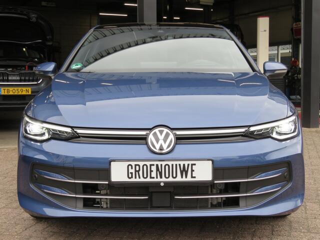 Volkswagen GOLF 1.5 eTSI 150PK DSG-aut. 50 Edition FACELIFT / Open dak / Veel opties / FABIEKS garantie