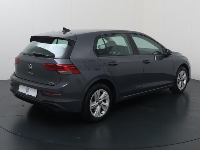 Volkswagen GOLF 1.0 eTSI Life | 110 PK | Automaat | Adaptive Cruise Control | Achteruitrijcamera | Climate Control | Navigatiesysteem | Apple Carplay/Android Auto |