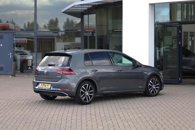 Volkswagen GOLF 1.5 TSI Comfortline Business 130PK / 96kW, ErgoActive bestuurdersstoel met massagefunctie, LED achterlichten met dynamische knipperlichten, verwarmbare voorstoelen, navigatie, 2-zone climatronic, Comfort pakket (regensensor automatische dimlichten), Apple