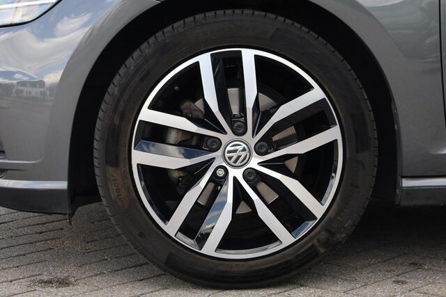 Volkswagen GOLF 1.5 TSI Comfortline Business 130PK / 96kW, ErgoActive bestuurdersstoel met massagefunctie, LED achterlichten met dynamische knipperlichten, verwarmbare voorstoelen, navigatie, 2-zone climatronic, Comfort pakket (regensensor automatische dimlichten), Apple