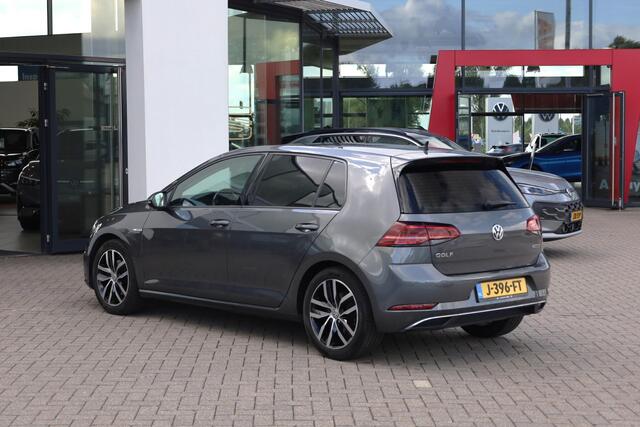 Volkswagen GOLF 1.5 TSI Comfortline Business 130PK / 96kW, ErgoActive bestuurdersstoel met massagefunctie, LED achterlichten met dynamische knipperlichten, verwarmbare voorstoelen, navigatie, 2-zone climatronic, Comfort pakket (regensensor automatische dimlichten), Apple