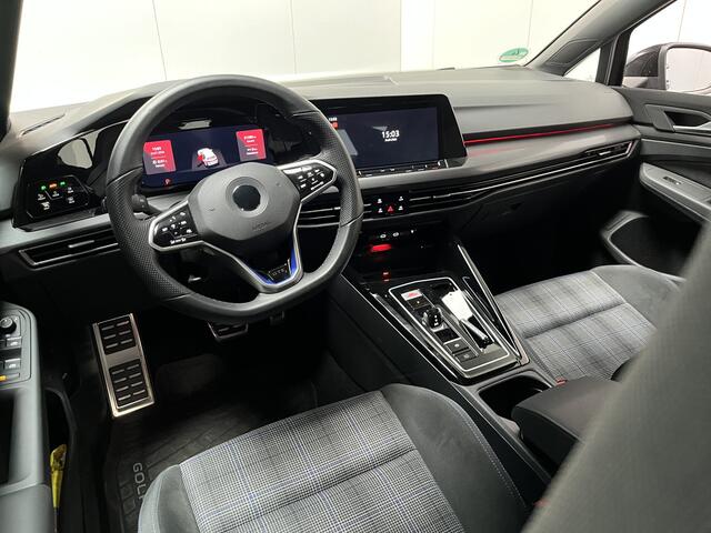 Volkswagen GOLF 1.4 eHybrid GTE / AUTOMAAT/ DIGITAL DASH/ CRUISE/ NAVI/ APP-CONNECT/ CLIMA/ STOELVERWARMING