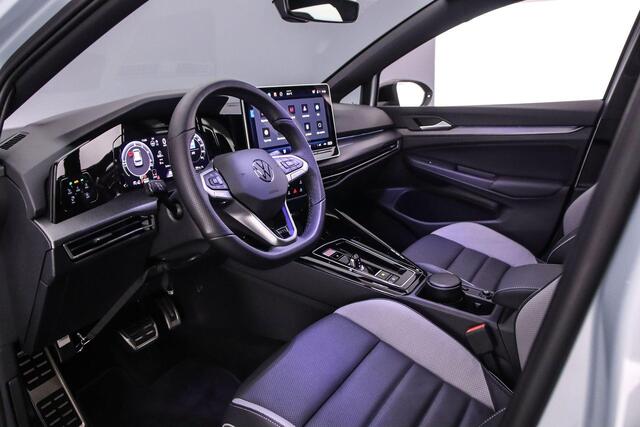Volkswagen GOLF GTE 1.5 TSI eHybrid 272pk DSG Automaat Panoramadak, Lederen bekleding, 360 camera, Adaptive cruise control, Black Style, LED matrix koplampen, Achteruitrijcamera