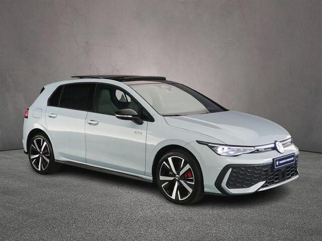 Volkswagen GOLF GTE 1.5 TSI eHybrid 272pk DSG Automaat Panoramadak, Lederen bekleding, 360 camera, Adaptive cruise control, Black Style, LED matrix koplampen, Achteruitrijcamera