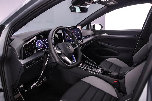 Volkswagen GOLF GTE 1.5 TSI eHybrid 272pk DSG Automaat Trekhaak, 360 camera, Lederen bekleding, Panoramadak, LED matrix koplampen, Adaptive cruise control